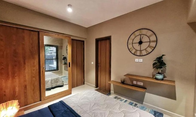 Rajkot Haus | Bhavnagar Rd Suite with AC