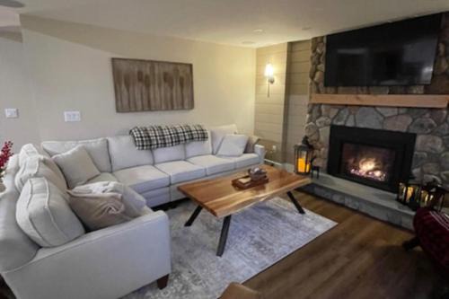 Gray Haus | Big Birch on Little Sebago Lake