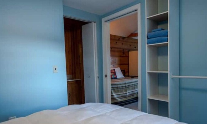 Holton Hütte | Big Blue Lake Cottages, LLC - Cottage #1
