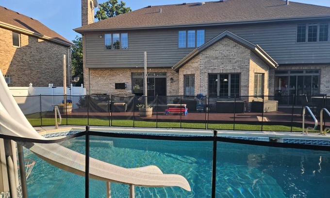 Wood Dale Haus | Big Family