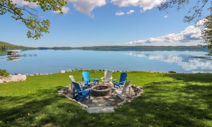 Glen Arbor Haus | Big Glen Lakefront in Glen Arbor