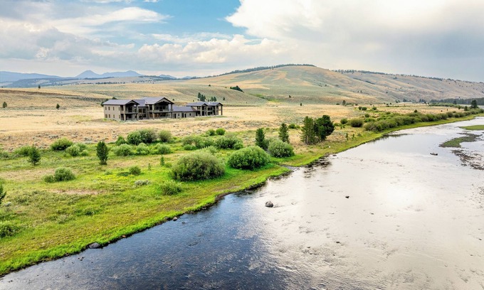 Wisdom Haus | Big Hole Riverfront Luxury Home in Wise River, Montana