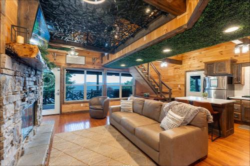Bryant Haus | Big Time Hill Cabin with an indoor pool hot tub & great views