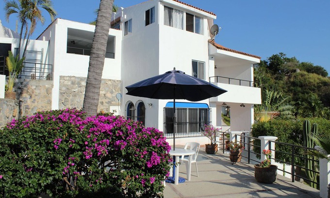 Abelardo L. Rodriguez Haus | Große Aussicht, Casa Vista, Santiago ist 250 ft über der Bucht von Santiago mit erstaunlichen 180-Grad-Ansichten, 3 Palapas, Pool und Stränden in Sichtweite