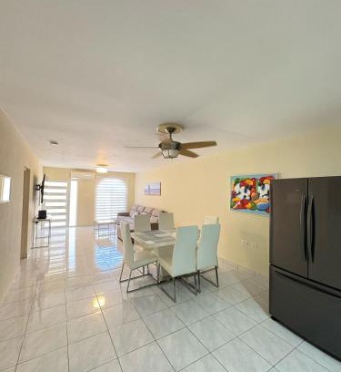 Paradera Haus | Bijou Villa Bloemond- 3BR-2BTH-pool Studio