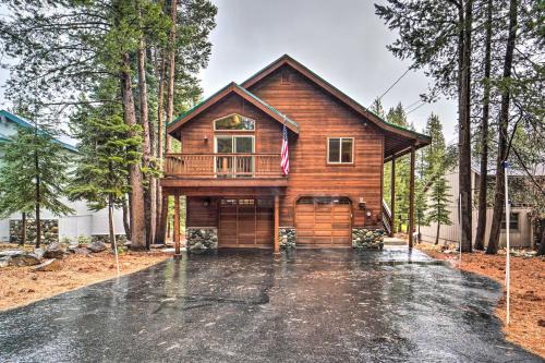 Truckee Haus | Bikes, Grill and Views Luxe Truckee Cabin!