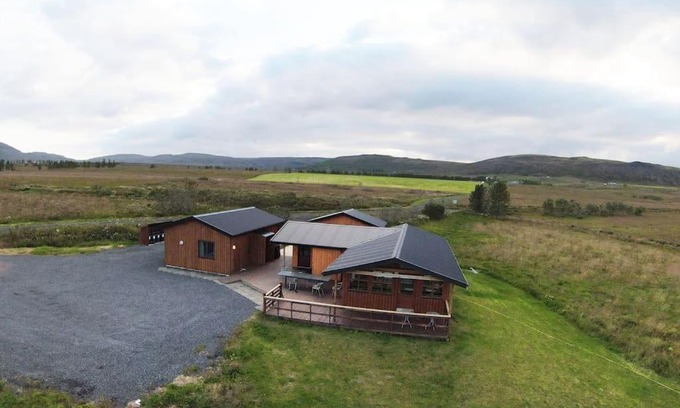 Selfoss Skihütte | Bildsfell's riverfront cabins