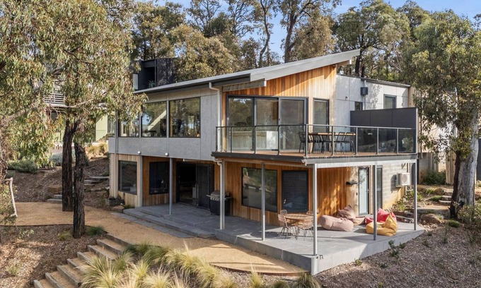 Fairhaven Haus | Bimbadeen Bliss - Escape to an extraordinary holiday house in Fairhaven