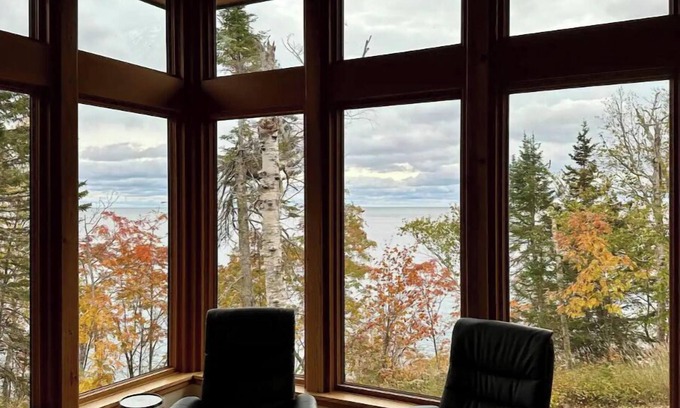 Tofte Kabine | Birch Bluffs, modern eco friendly house, 5 minutes from Lutsen Mountain.