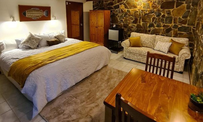 Cabbage Tree Creek Haus | Bird Songs Getaway Accommodation