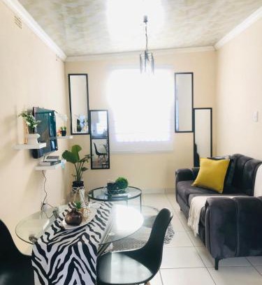 Kareeberg Wohnung | Blanc and Bold