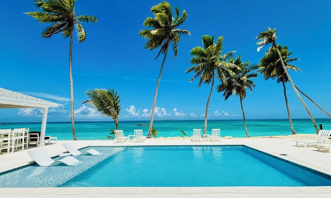 Tar Bay Villa | Blessing on the Bay - Brand New 4 bedroom Luxury Beachfront house