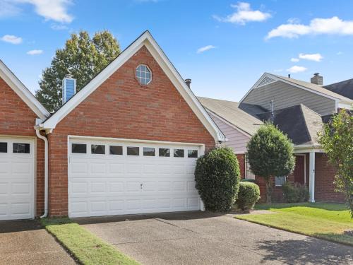 Cordova Haus | Bleu Elephant