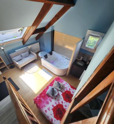 Sevran Wohnung | Bleu studio jaccuzi appart