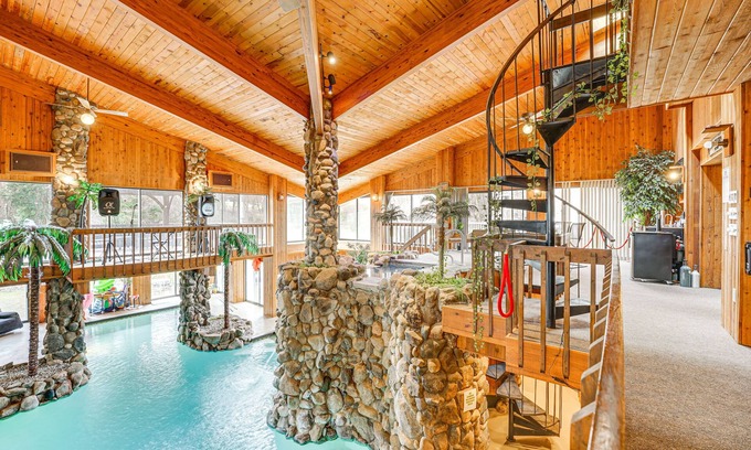 Bloomfield Hills Haus | Bloomfield Retreat w/ Pool: 6 Mi to Riverside Park