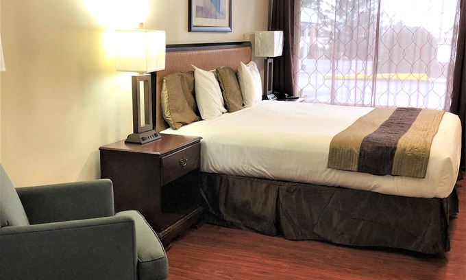 Brookings Hotel | Blue Coast Inn and Suites