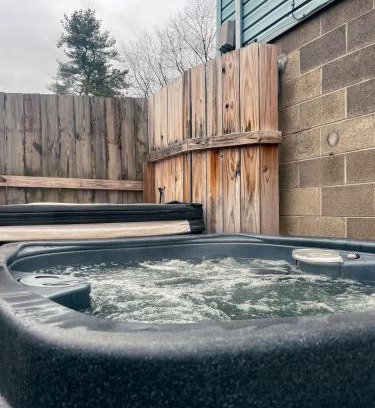 Logan Haus | Blue Heron Cottage with Game Room, Deck, Hot Tub