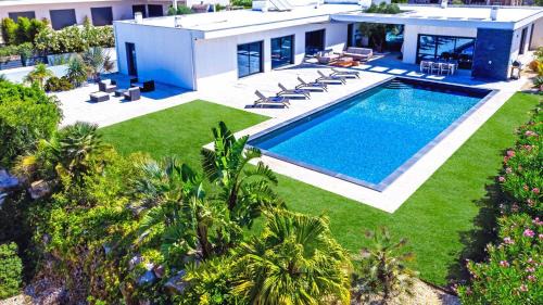 Olhao Villa | Blue Hill Boutique Villa by Junto ao Mar