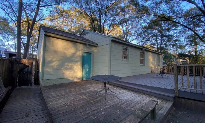 Fondren Haus | Blue Jay House in North Fondren - Comfortable & quiet 2 BR / 1 BA