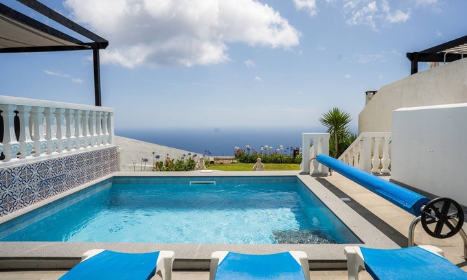Faja da Ovelha Haus | Blue Ocean Cottage. Private Heated Pool Magnificent ocean view. Quiet location.