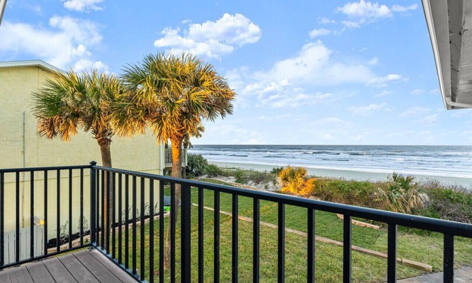 Southern Shores Villa | Blue Skies Oceanfront 2 bedroom townhouse