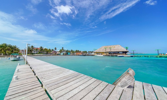 San Pedro Kabine | Blue Tang Inn