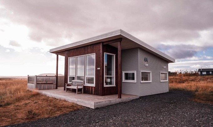 Reykholt Haus | Blue View Cabin 4A With private hot tub