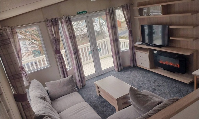 St Leonards-On-Sea Wohnung | Bluebell corner - with small enclosed decking
