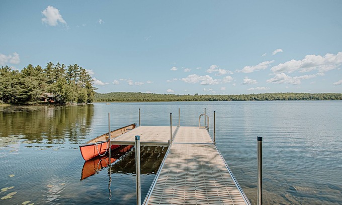 Dryden Haus | Blueberry Point – A Four-Season Lakeside Retreat in Central Maine