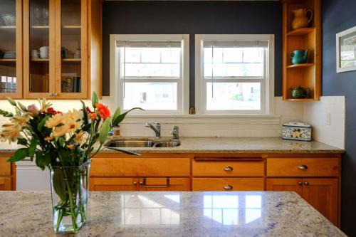 Old Bend Haus | Bluebird Day - Riverside Cottage