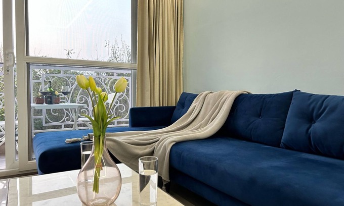 Siolim Wohnung | BlueCouch- 1BHK w/pool & Sunset View Nr Vagator