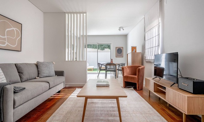 Santa Isabel Wohnung | Blueground | Amoreiras, furniture & appliances