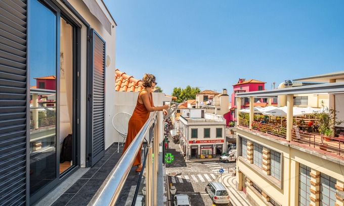 Santa Maria Maior Wohnung | Boa Viagem - By Wehost