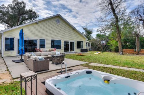 Panama City Haus | Boat Dock and Game Room Waterfront Panama City Gem