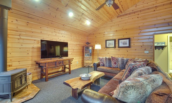 Afton Kabine | Boat Dock & Deck: Waterfront Cabin on Grand Lake