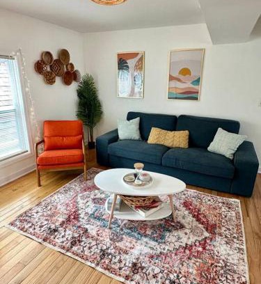 Logan Square Wohnung | Boho Bliss - 1Br, 1Bath w/Patio!