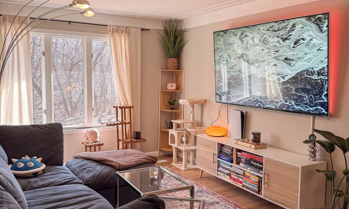 Burnsville Haus | Boho chic 2BR home, centrally located, close to airport, MOA