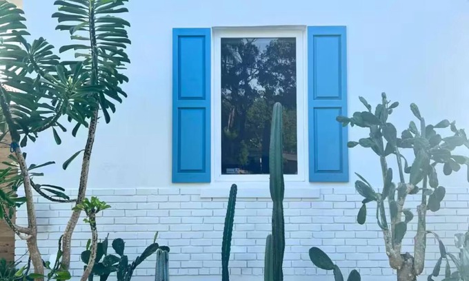 Croissant Park Haus | Boho coastal home with patio and natural light