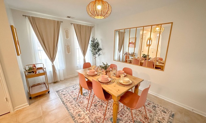 University District Haus | Boho Hideaway Townhome, 2br/2.5ba Near UofM/Highland Strip