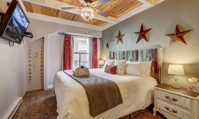 Tahoe Village Eigentumswohnung | Boho Powder Pad | Near Heavenly | Sleeps 3