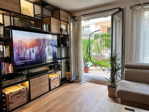 Clamart Wohnung | Boho style apartment - 8 mins from Paris Center - Garden and underground parking