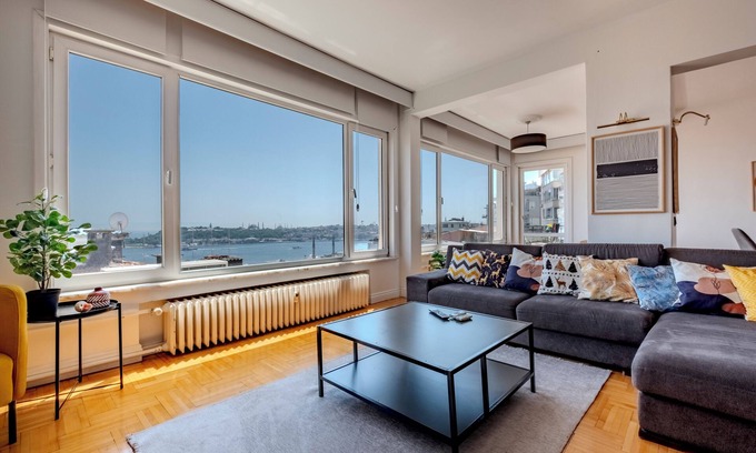 Taksim Wohnung | Bosphorus View with Spacious 5-bedroom apartment in amazing Istanbul with AC