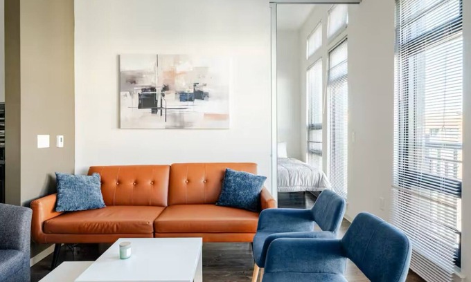 Assembly Square Eigentumswohnung | ☀️ Modern Somerville Condo; 2BR Near Boston; Summer Escape!🐚