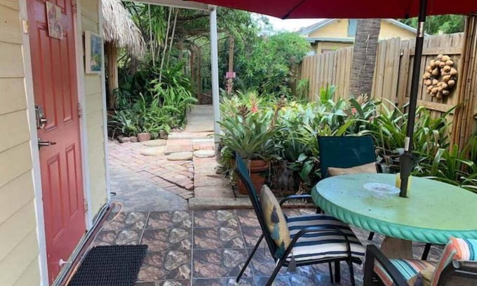 Lake Worth Hütte | Botanical Beach Cottage