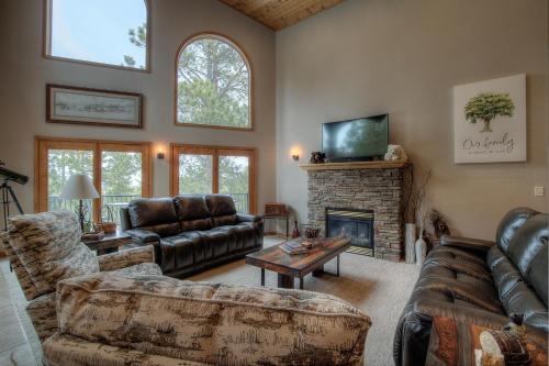 Deadwood Haus | Boulder Canyon Lodge