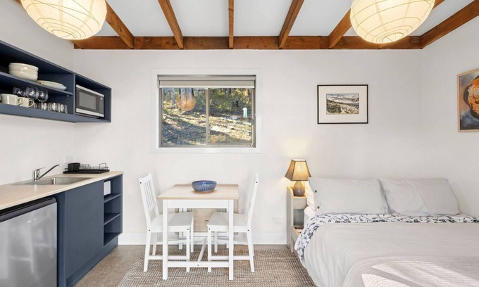 Aireys Inlet Haus | Boundary Studio - a peaceful bushland hideaway