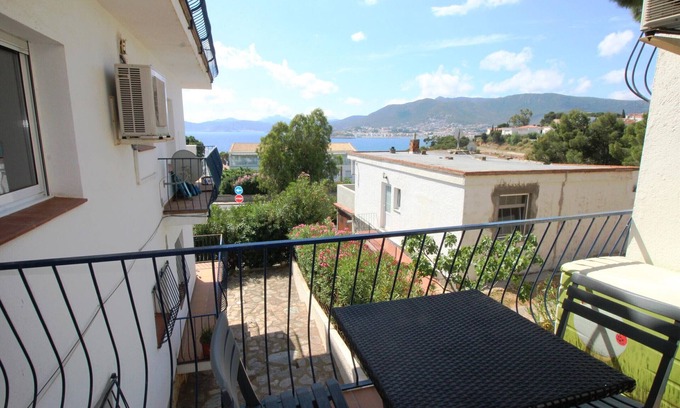 Llanca Wohnung | BRAMANT 5 - Primera planta con terraza, vistas al mar y parking.