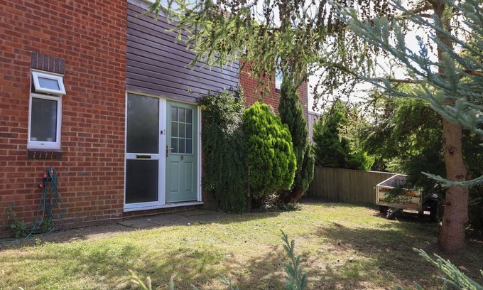 Chapmanslade Hütte | BRAMBLE END, pet friendly, with open fire in Frome