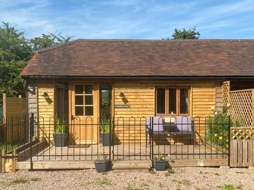 Broadwas Haus | Bramling Cross