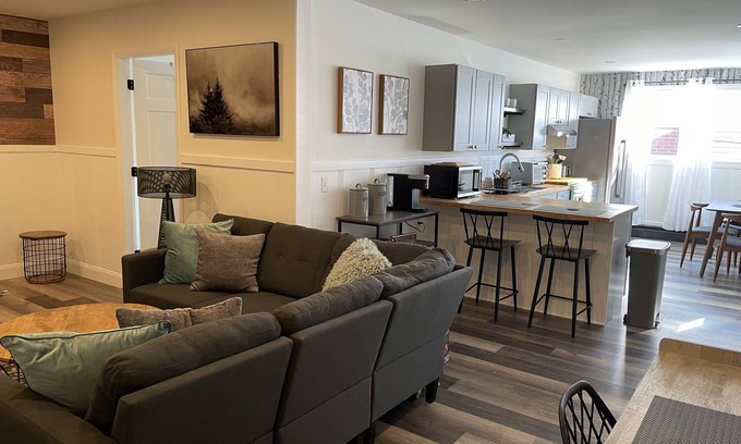 Ellsworth Wohnung | Brand new Apt B: 1 Bedroom 1 Bath in the Heart of Downtown Ellsworth